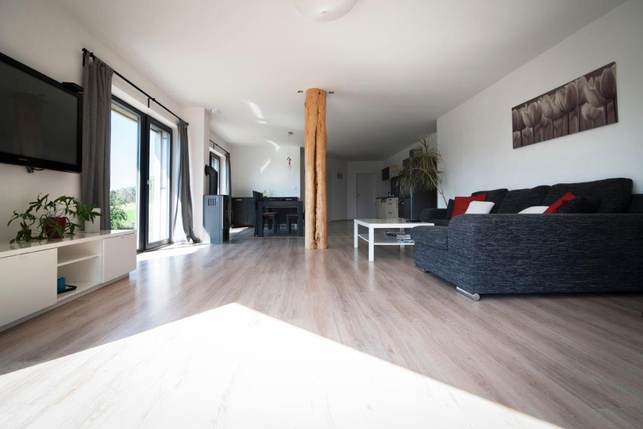 Wellness - Vodni Nadrz Slapy - 40km Od Prahy 度假居 Necin