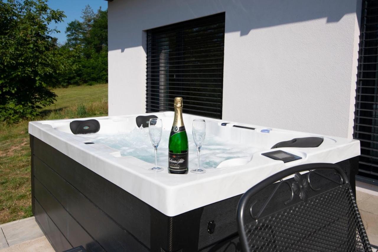 Ferienhaus Wellness - Vodni Nadrz Slapy - 40km Od Prahy